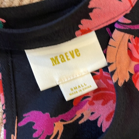 Maeve from Anthropologie black flowered top - NWOT - Picture 3 of 5